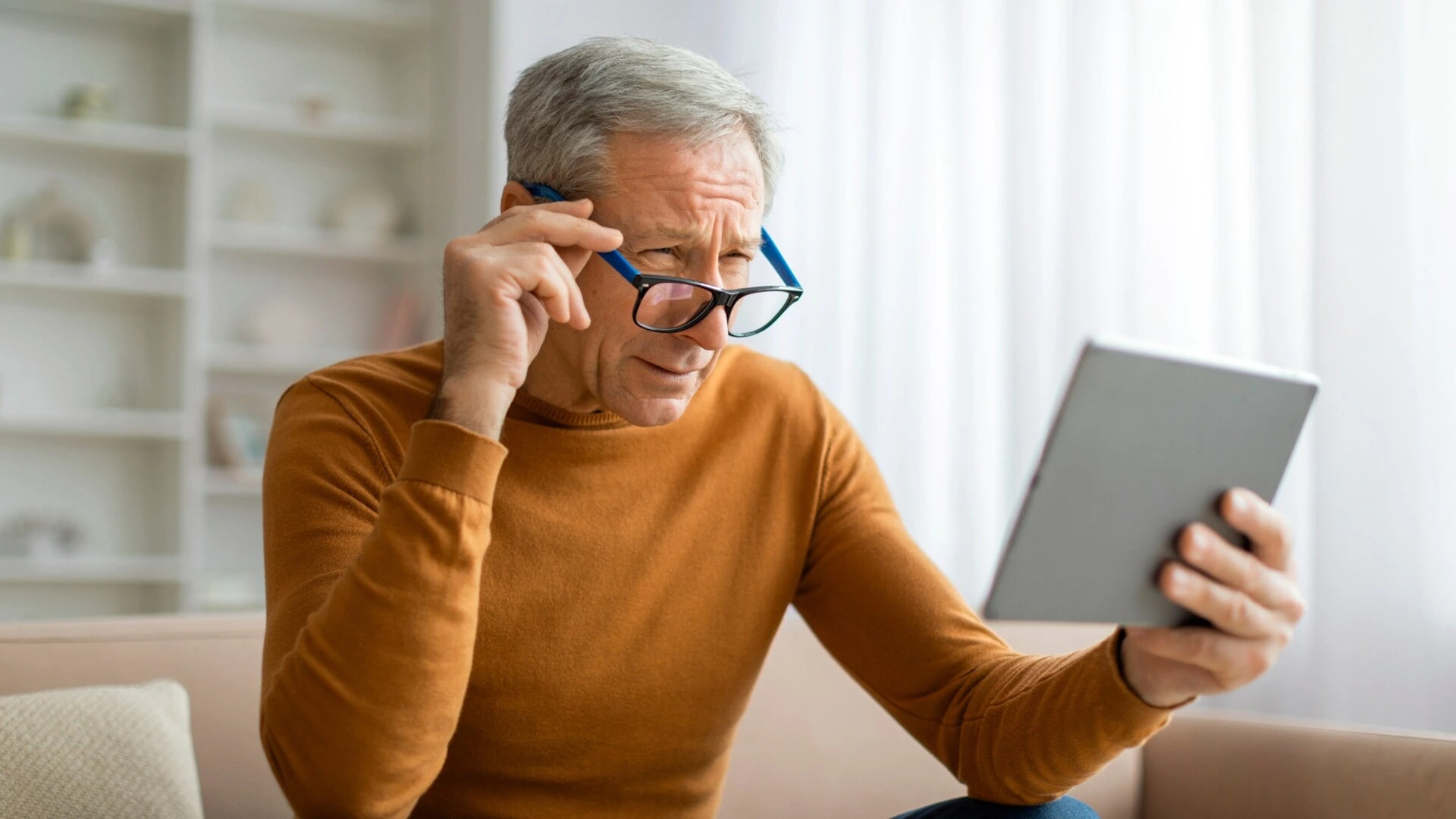 عینک های طبی مخصوص مطالعه